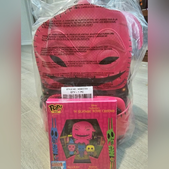 Limited Edition Pop and Loungefly PINK Oogie Boogie Bag And Pin Set main image 4